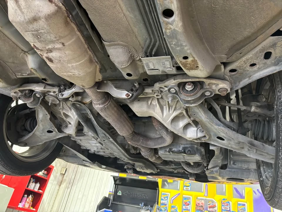 2003 Mitsubishi Eclipse 3rd Gen - Image 13 of 19