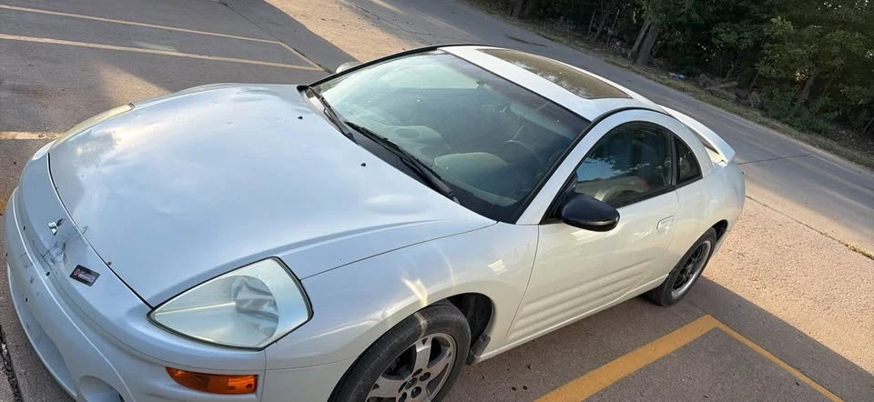 2003 Mitsubishi Eclipse 3rd Gen - Image 2 of 3