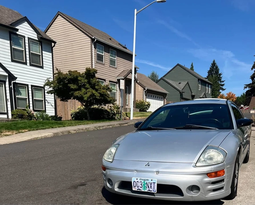 2003 Mitsubishi Eclipse 3rd Gen - Image 2 of 10