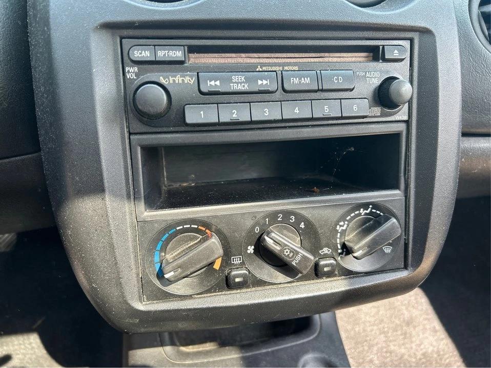 2003 Mitsubishi Eclipse 3rd Gen - Image 18 of 20