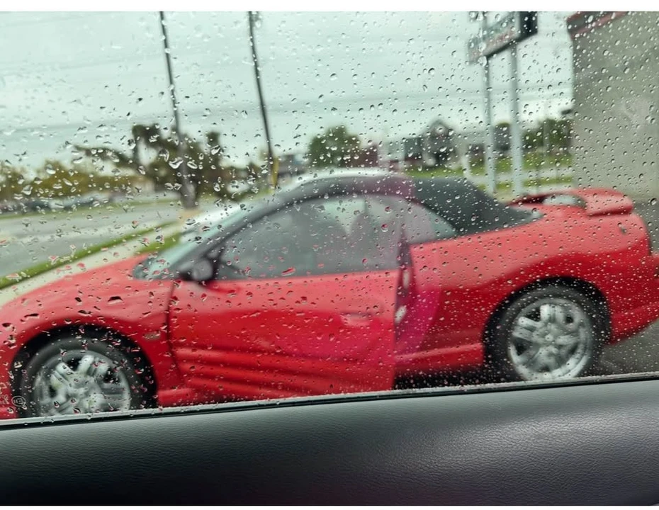 2003 Mitsubishi Eclipse 3rd Gen - Image 2 of 3