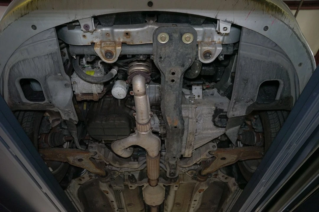 2003 Mitsubishi Eclipse 3rd Gen - Image 14 of 15