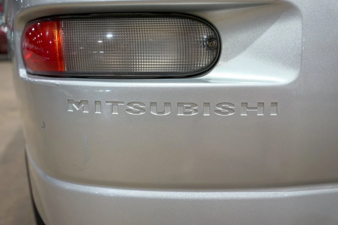 2003 Mitsubishi Eclipse 3rd Gen - Image 3 of 15
