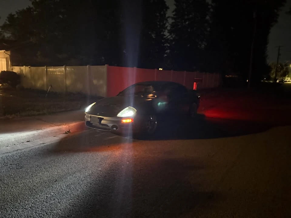 2003 Mitsubishi Eclipse 3rd Gen - Image 2 of 9