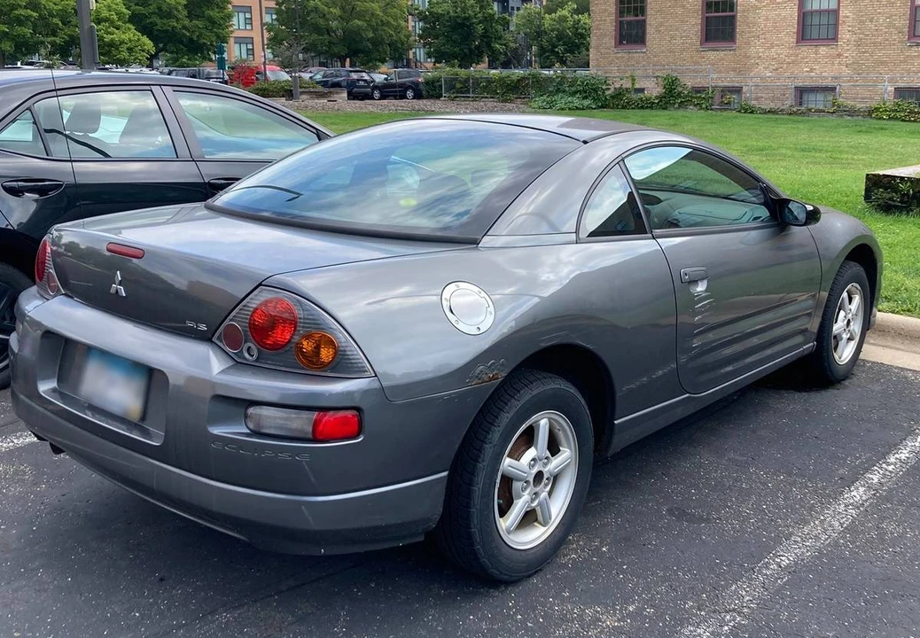 2003 Mitsubishi Eclipse 3rd Gen - Image 2 of 3