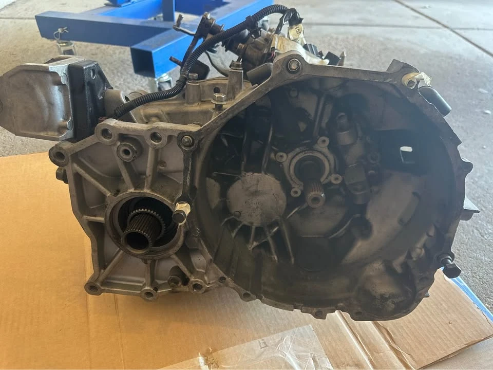 2003 Parts & Memorabilia Gearboxes - Image 2 of 5