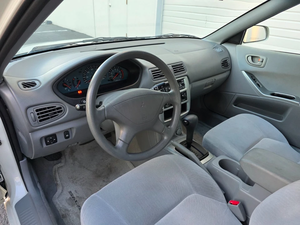 2003 Mitsubishi Galant 8th Gen - Image 15 of 20