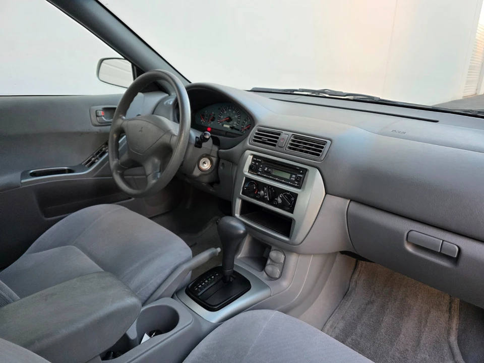 2003 Mitsubishi Galant 8th Gen - Image 14 of 20