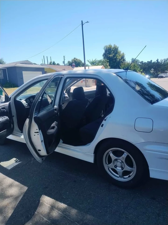 2003 Mitsubishi Lancer 8th Gen - Image 6 of 19