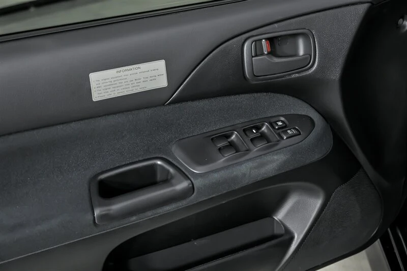 2003 Mitsubishi Lancer Evolution VIII 7th Gen - Image 18 of 21