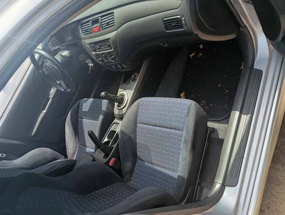 2003 Mitsubishi Lancer Evolution VIII 7th Gen - Image 7 of 9