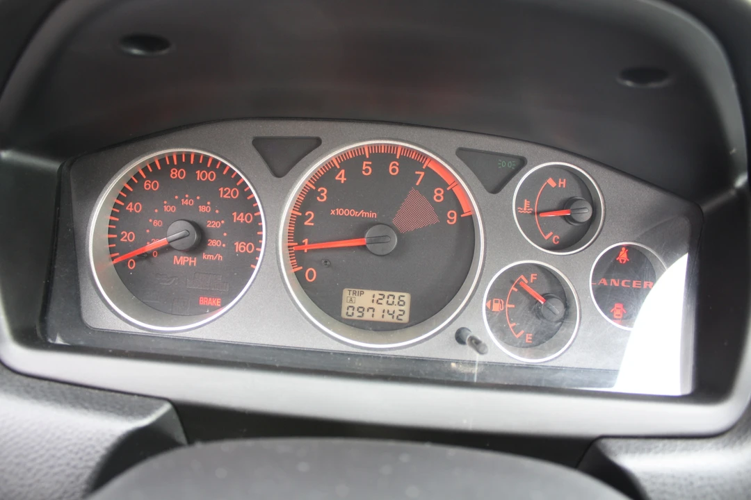 2003 Mitsubishi Lancer Evolution VIII 7th Gen - Image 11 of 29