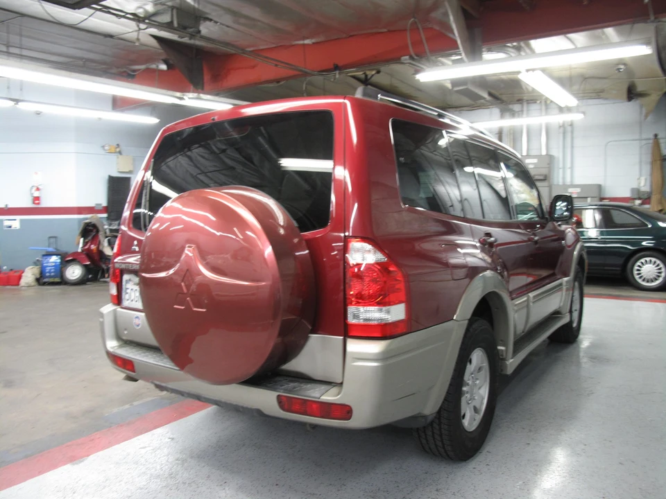 2003 Mitsubishi Pajero/Montero 3rd Gen - Image 12 of 31
