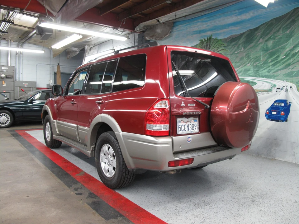 2003 Mitsubishi Pajero/Montero 3rd Gen - Image 9 of 31
