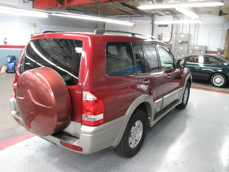 2003 Mitsubishi Pajero/Montero 3rd Gen - Image 13 of 31