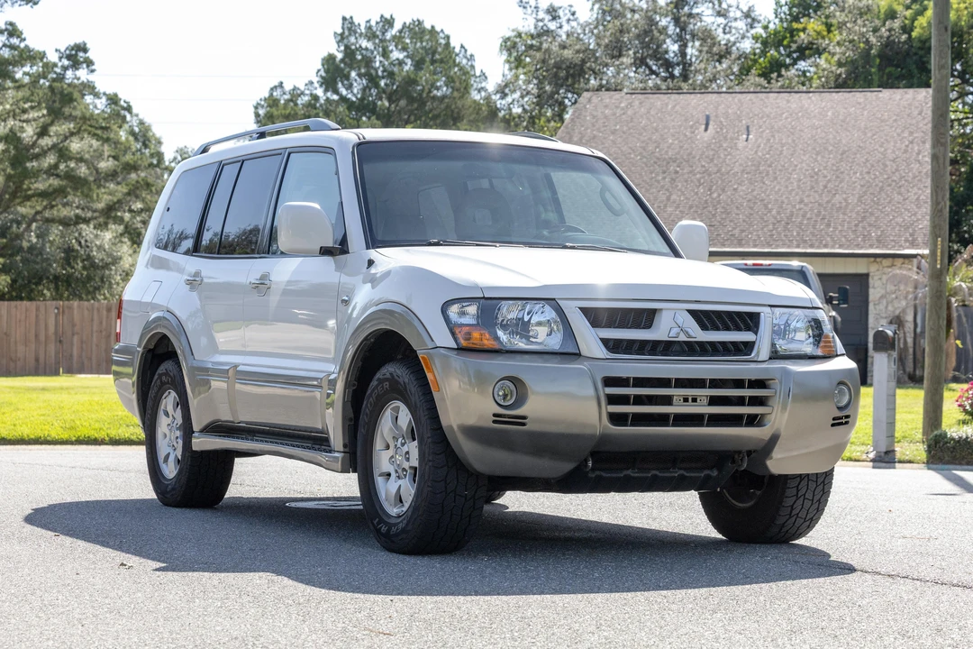2003 Mitsubishi Pajero/Montero 3rd Gen - Image 2 of 31
