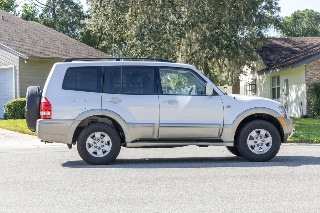 2003 Mitsubishi Pajero/Montero 3rd Gen - Image 3 of 31