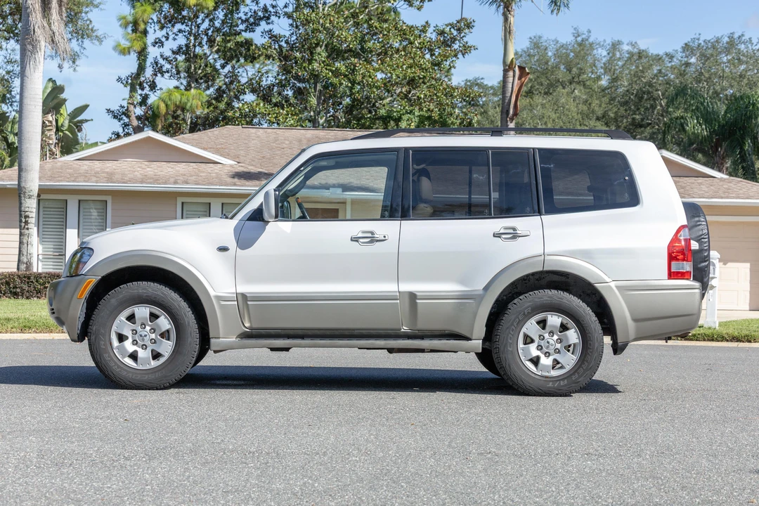 2003 Mitsubishi Pajero/Montero 3rd Gen - Image 6 of 31