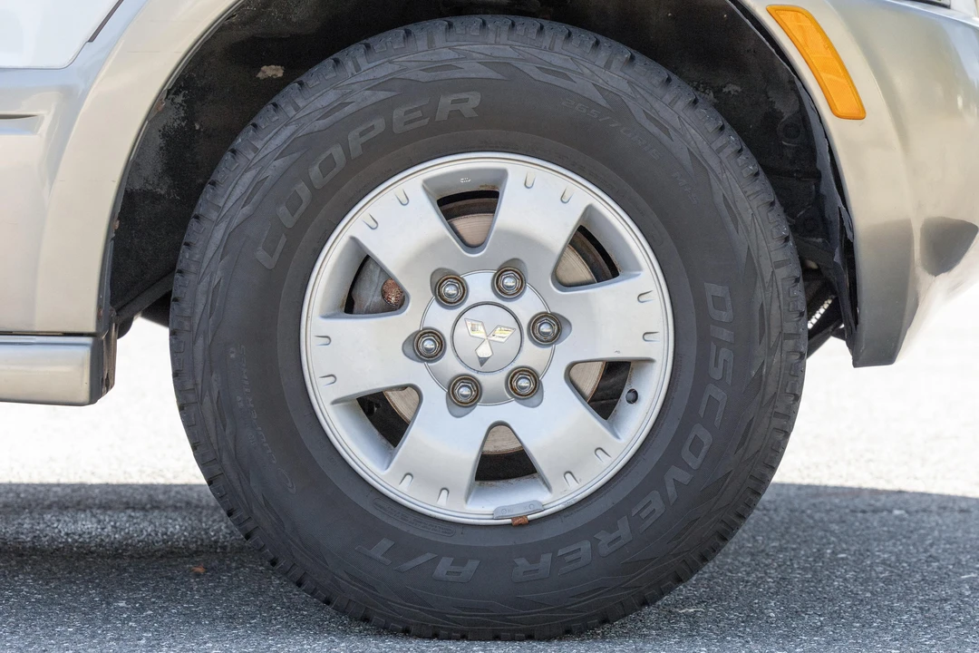 2003 Mitsubishi Pajero/Montero 3rd Gen - Image 31 of 31
