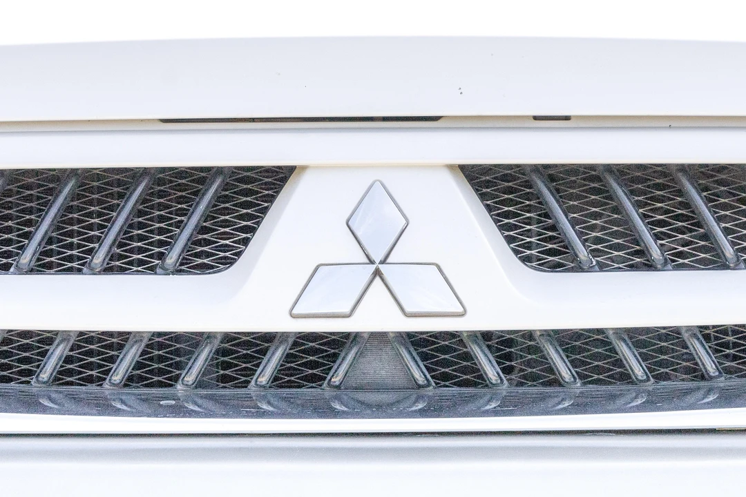 2003 Mitsubishi Pajero/Montero 3rd Gen - Image 11 of 31