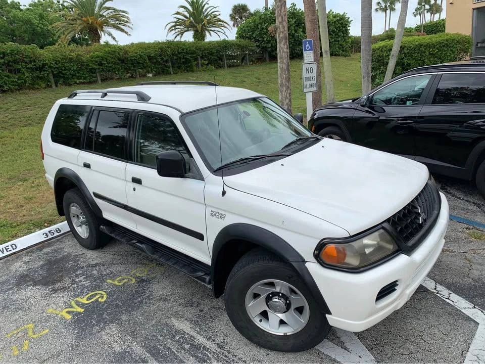 2003 Mitsubishi Pajero/Montero - Image 3 of 3