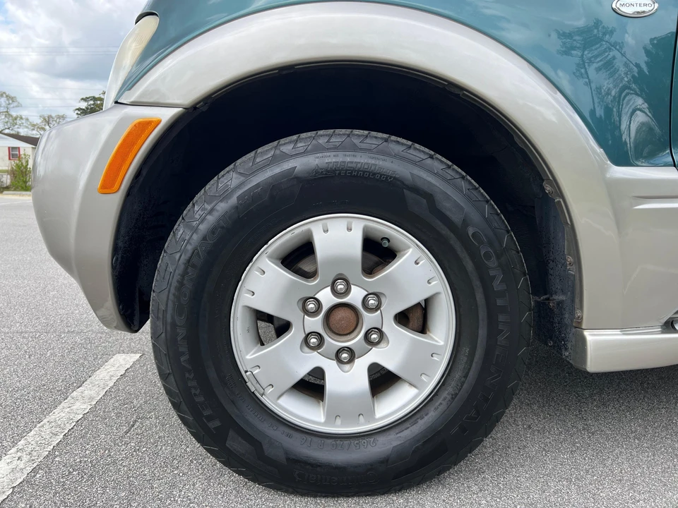 2003 Mitsubishi Pajero/Montero 3rd Gen - Image 26 of 31