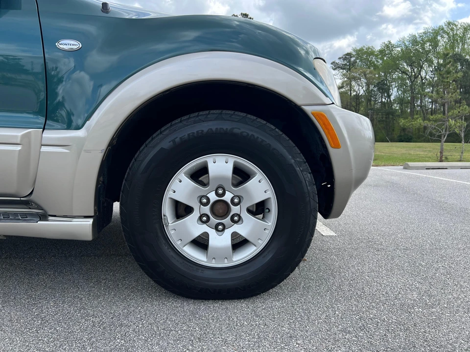 2003 Mitsubishi Pajero/Montero 3rd Gen - Image 29 of 31