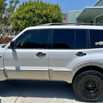 2003 Mitsubishi Montero XLS