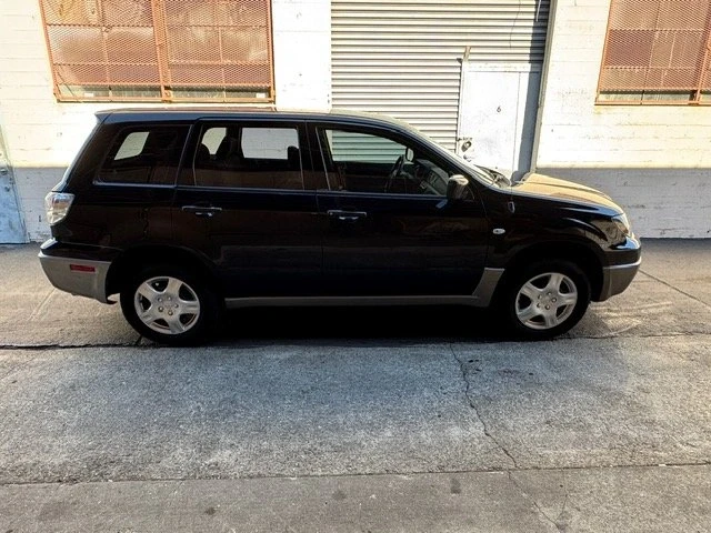 2003 Mitsubishi Outlander - Image 3 of 11