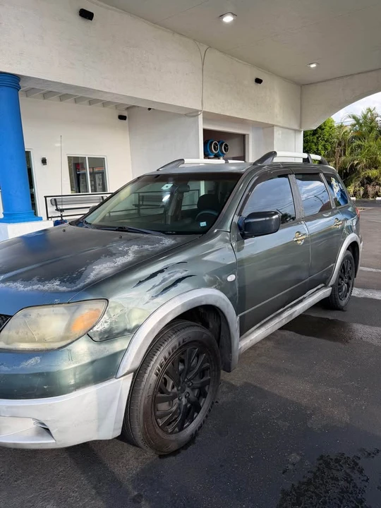 2003 Mitsubishi Outlander - Image 13 of 14