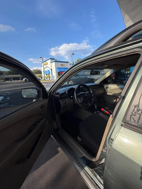 2003 Mitsubishi Outlander - Image 11 of 14