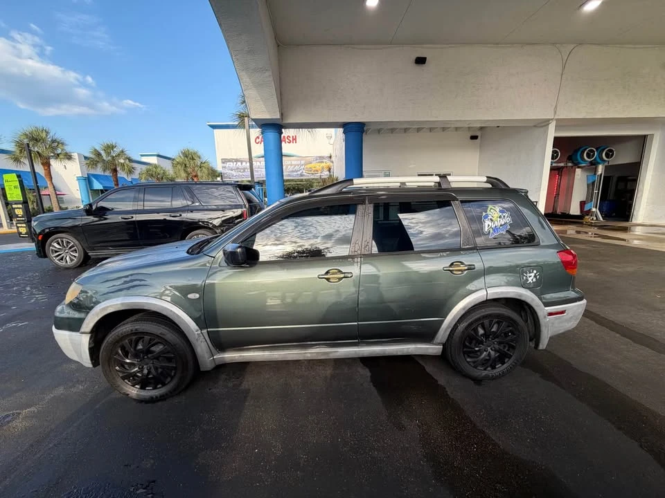 2003 Mitsubishi Outlander - Image 12 of 14