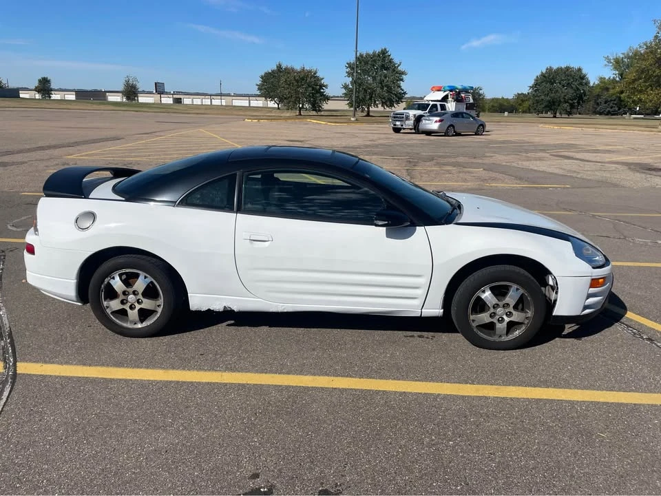 2003 Mitsubishi Eclipse 3rd Gen - Image 4 of 5