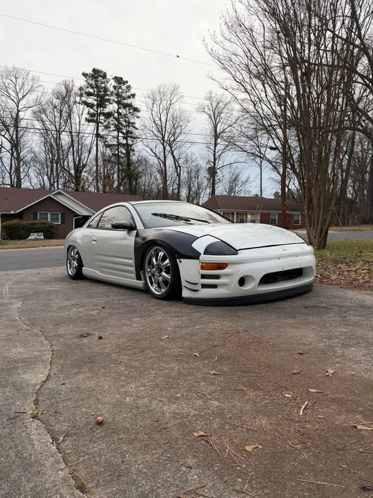 2003 Mitsubishi Eclipse 3rd Gen - Image 9 of 10