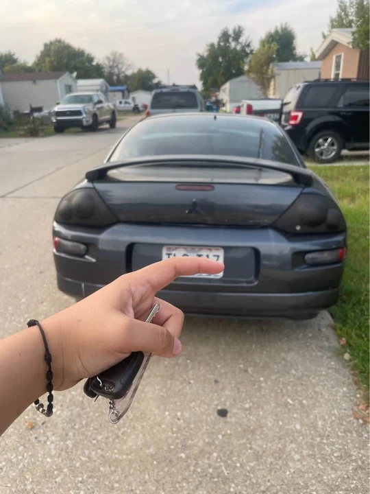 2003 Mitsubishi Eclipse 3rd Gen - Image 2 of 4