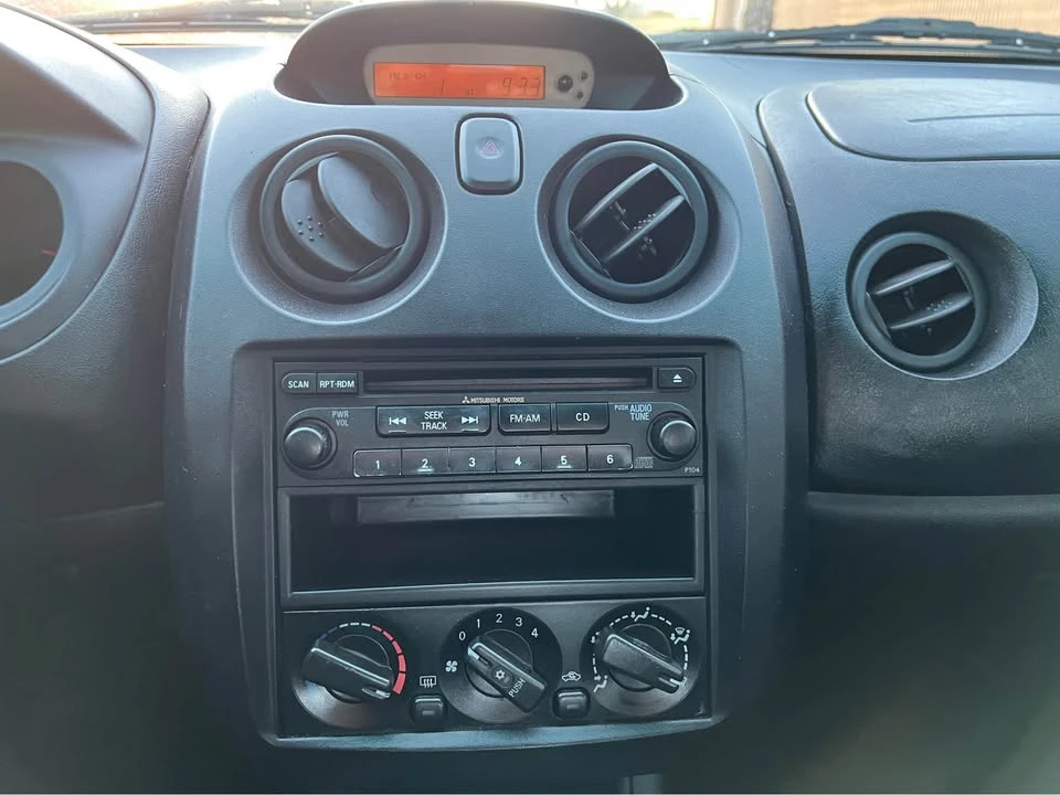 2003 Mitsubishi Eclipse 3rd Gen - Image 11 of 17