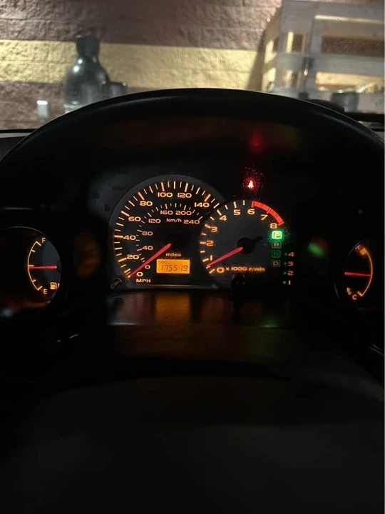 2003 Mitsubishi Eclipse 3rd Gen - Image 2 of 4