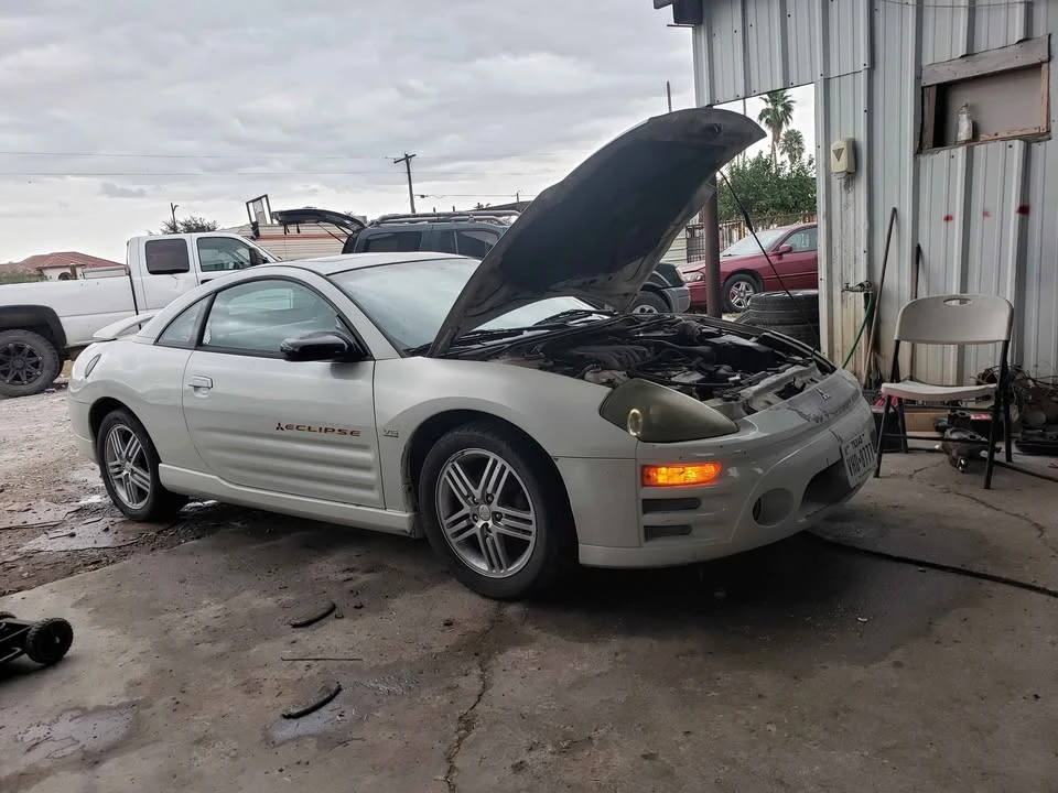 2003 Mitsubishi Eclipse 3rd Gen - Image 2 of 3