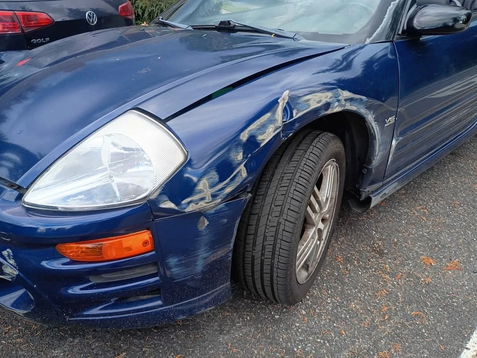 2003 Mitsubishi Eclipse 3rd Gen - Image 2 of 4