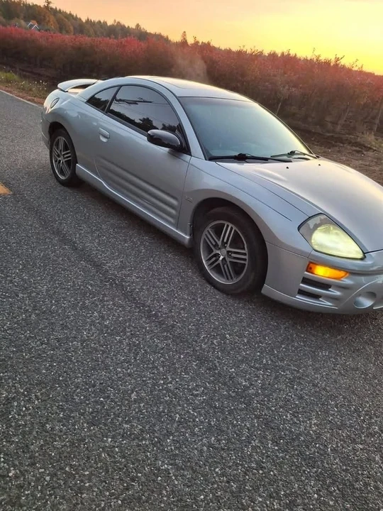 2003 Mitsubishi Eclipse 3rd Gen - Image 2 of 4