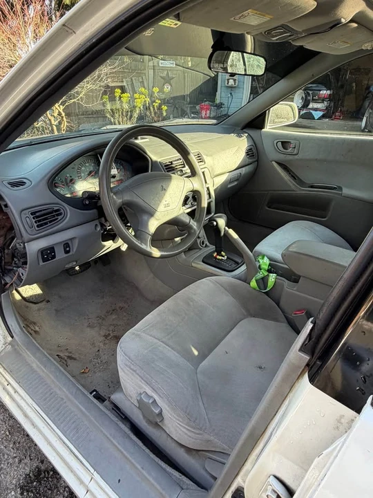 2003 Mitsubishi Galant 8th Gen - Image 6 of 13