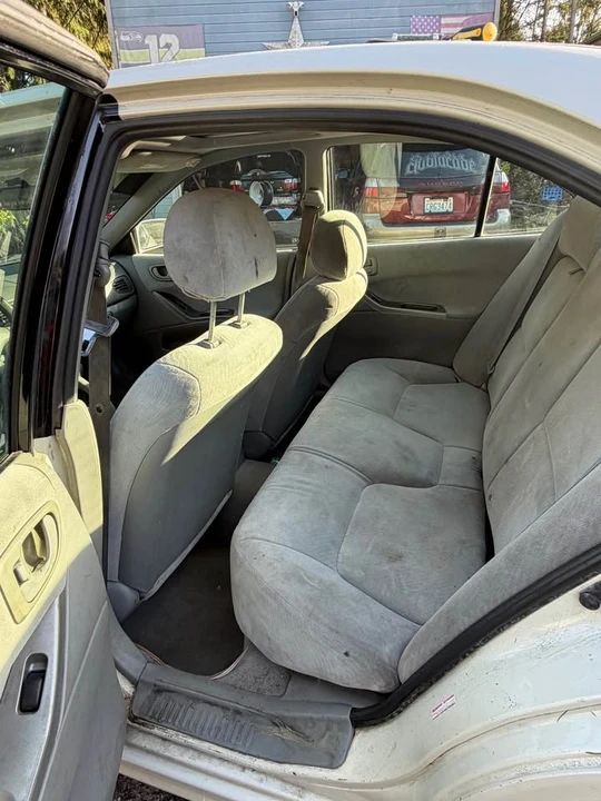 2003 Mitsubishi Galant 8th Gen - Image 7 of 13