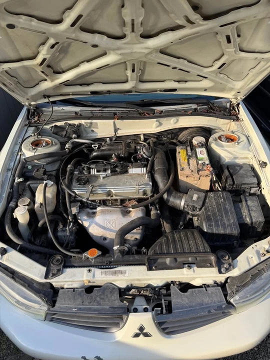 2003 Mitsubishi Galant 8th Gen - Image 10 of 13