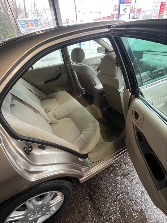 2003 Mitsubishi Galant 8th Gen - Image 8 of 18