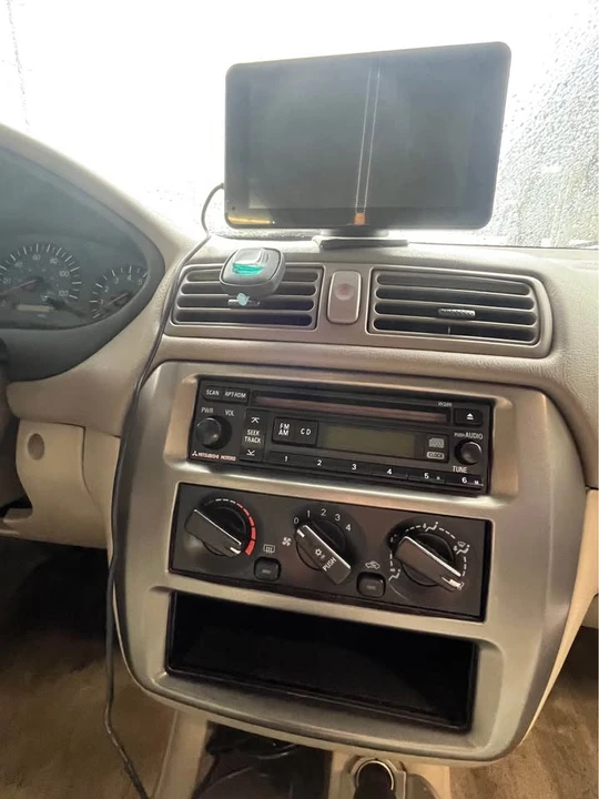 2003 Mitsubishi Galant 8th Gen - Image 15 of 18