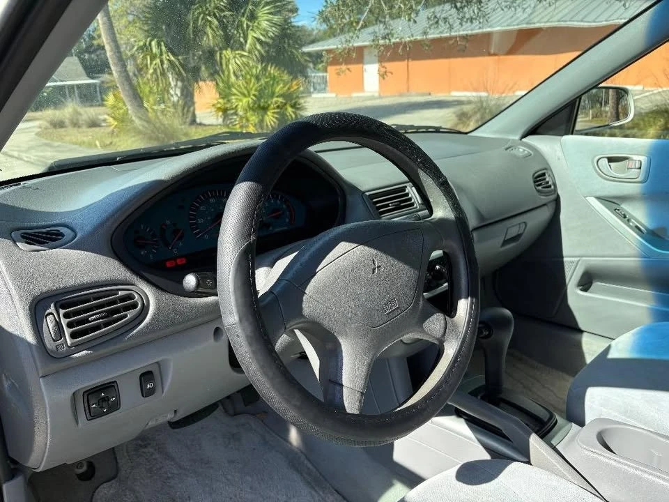 2003 Mitsubishi Galant 8th Gen - Image 3 of 20