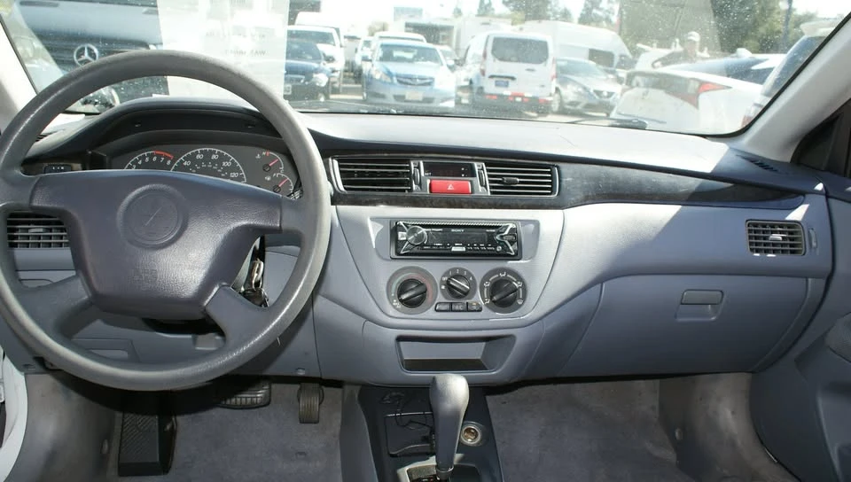 2003 Mitsubishi Lancer 8th Gen - Image 2 of 15