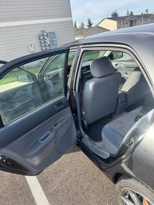 2003 Mitsubishi Lancer 8th Gen - Image 9 of 16
