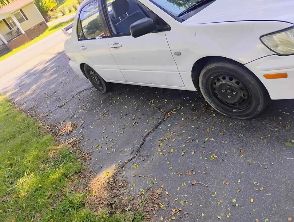 2003 Mitsubishi Lancer 8th Gen - Image 6 of 13