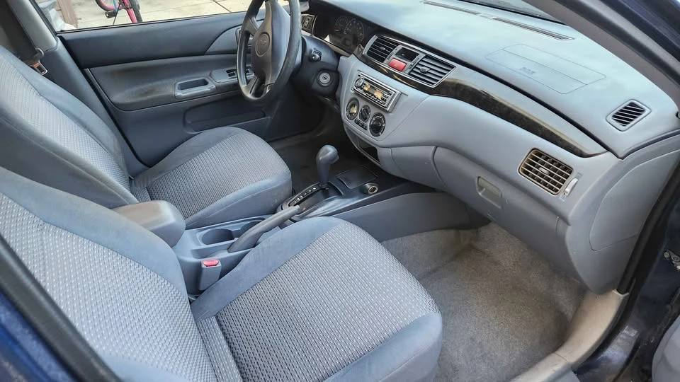 2003 Mitsubishi Lancer 8th Gen - Image 5 of 8